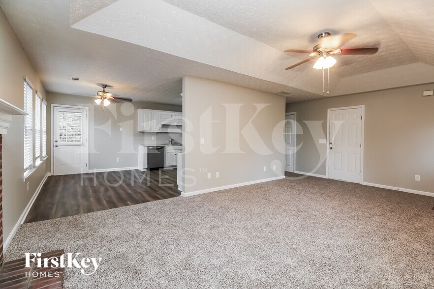 Building Photo - 655 Pebble Blvd