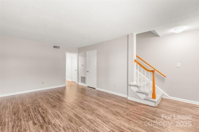 Building Photo - 4736 Old Lantern Way