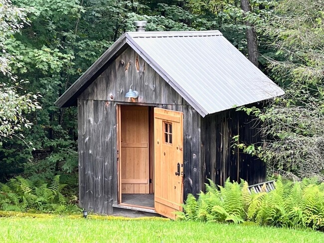 Building Photo - 36 Moses Pond Rd