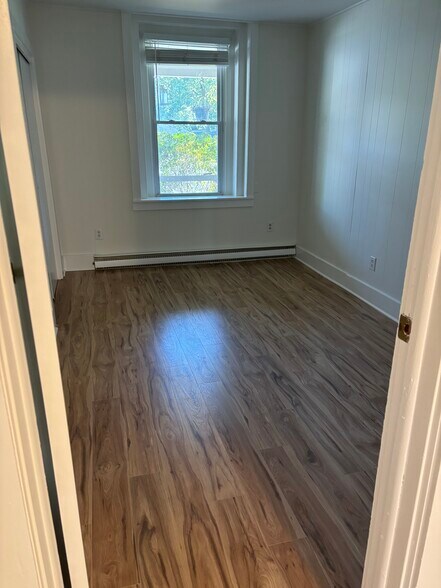 New vinyl flooring - 1717 Firehouse Ln