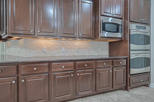 Building Photo - 4210 Wentworth Dr