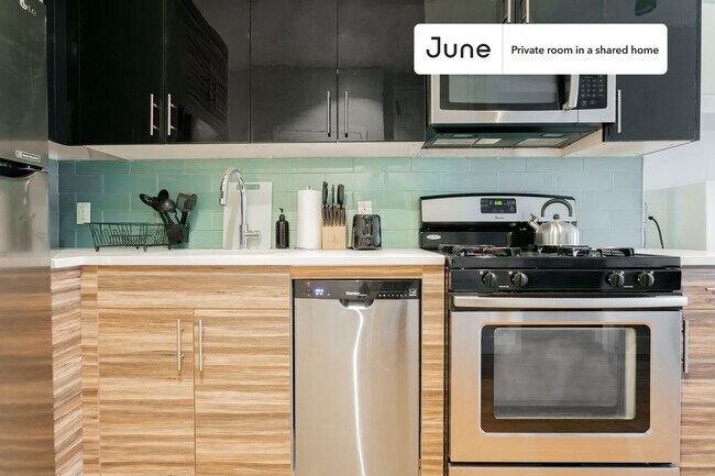 Building Photo - Room in Shared 3 bed/1 bath home in Central Harlem