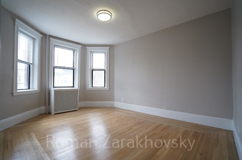 Building Photo - 58 Gardner St