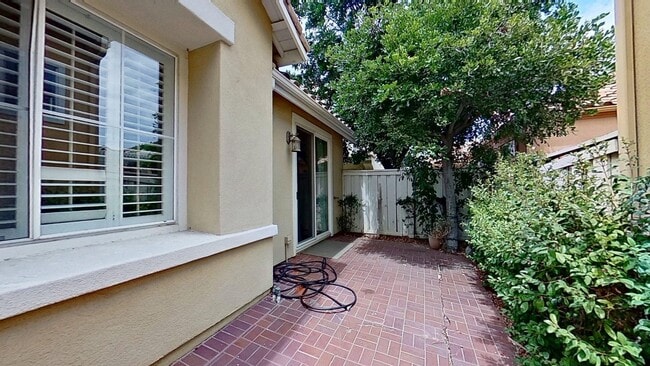 Building Photo - 2581 W Ardenwood Ct