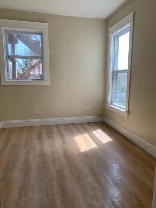 Building Photo - "Charming 3-Bed Oasis at 57 1/2 Saratoga Ave – Spacious 1250 Sq Ft in Waterford, NY!"