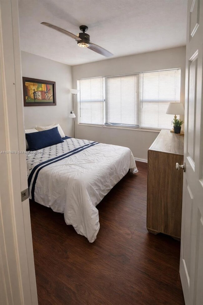 Building Photo - 30 NE 26th St