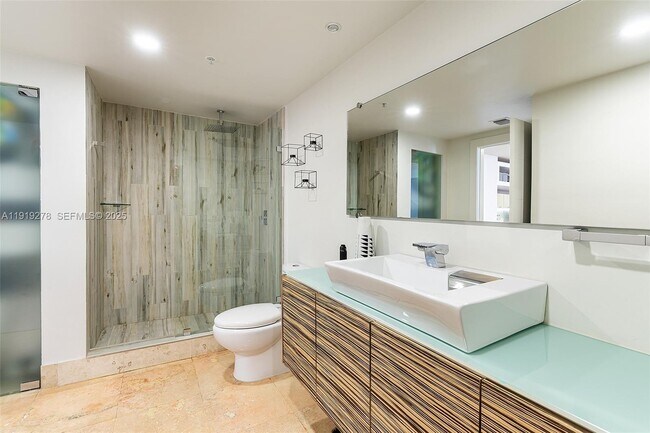 Building Photo - 701 Brickell Key Blvd