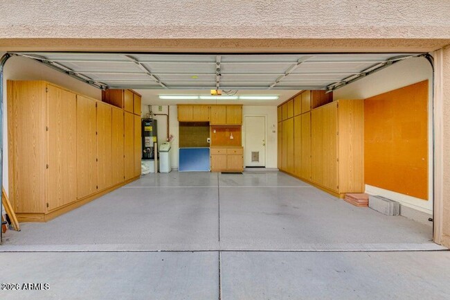 Building Photo - 8190 W Behrend Dr