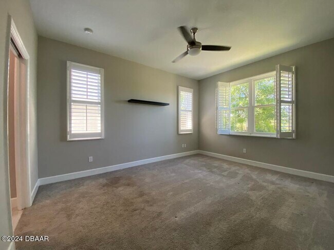 Building Photo - 272 Catriona Dr