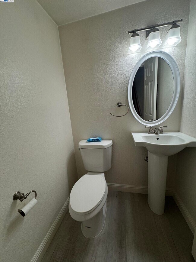 Building Photo - 4207 Sheldon Cir