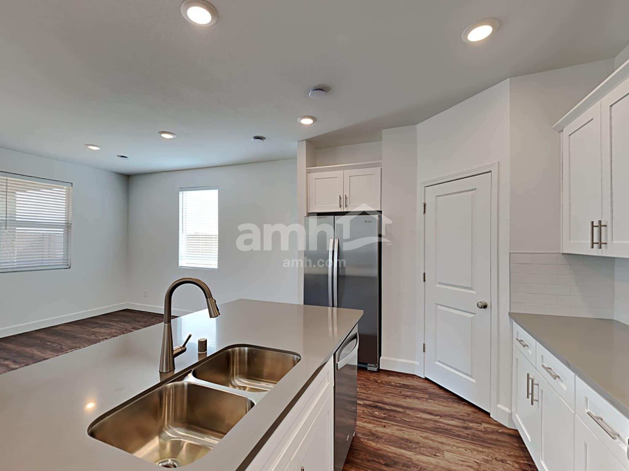 Building Photo - 9148 Crocker Pt Ct