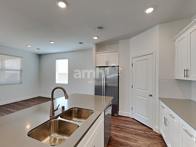 Building Photo - 9148 Crocker Pt Ct