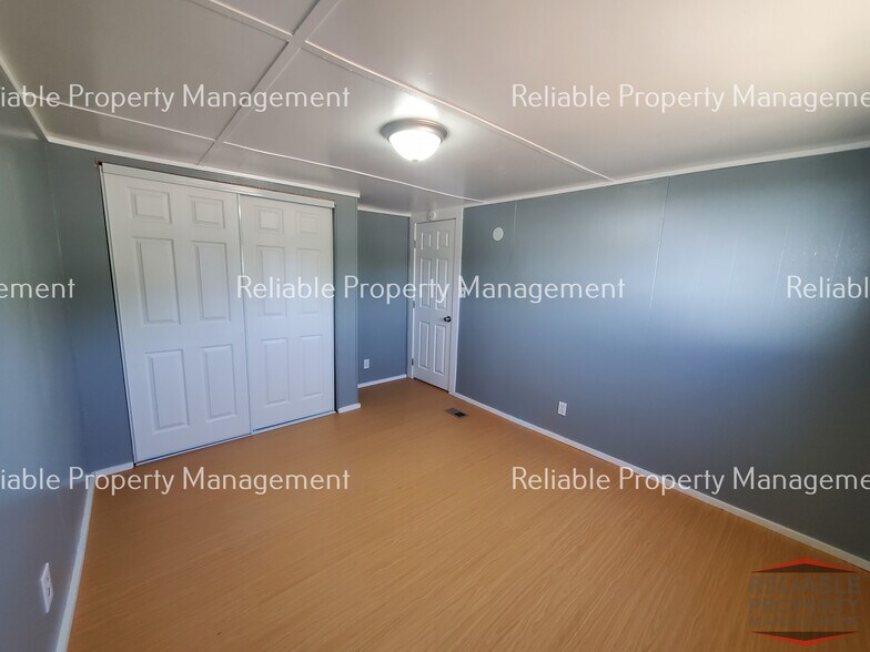 Building Photo - 237 Freeport Ln