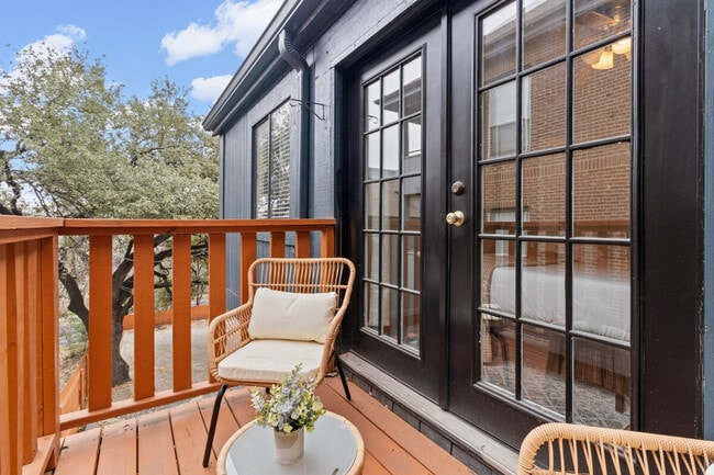 Building Photo - 800 S 1st St