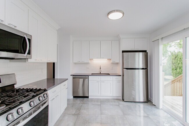 Building Photo - 815 Concord Cove