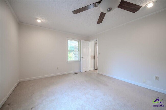 Building Photo - 413 Granada Terrace