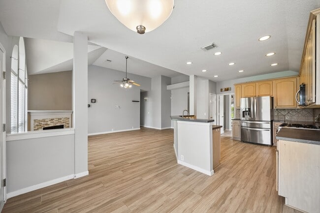 Building Photo - 1314 Deerbrook Dr