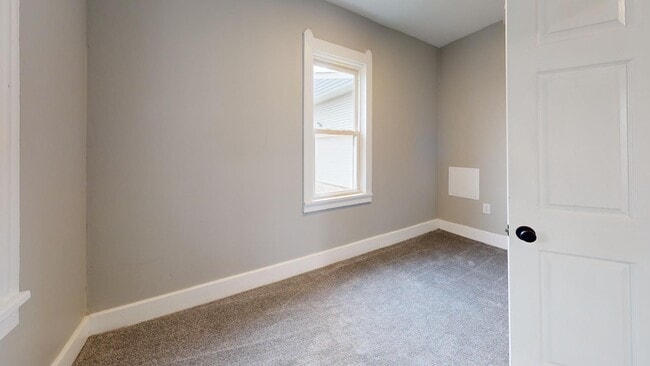 Building Photo - Old Brooklyn Area - 3 Bedroom Single Famil...