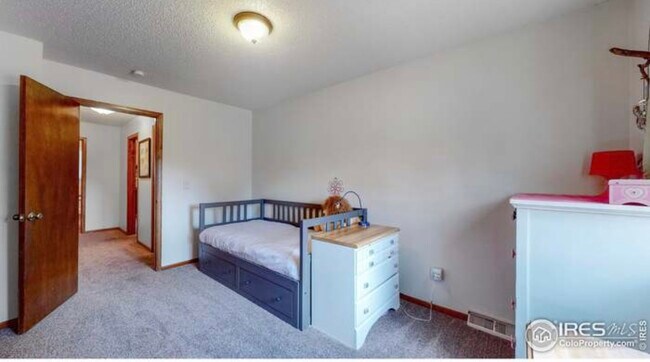 Building Photo - 2840 W 21st St