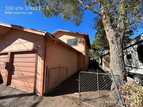 Building Photo - 330 4th St