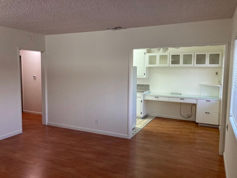 Building Photo - 4513 W 132nd St