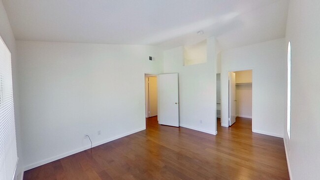 Building Photo - Wonderful 2 Bedroom 2 Bathroom Condo in a ...