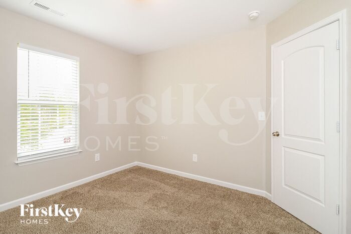 Building Photo - 5350 Gyddie Dr