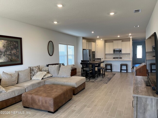 Building Photo - 66 Otsego Ln