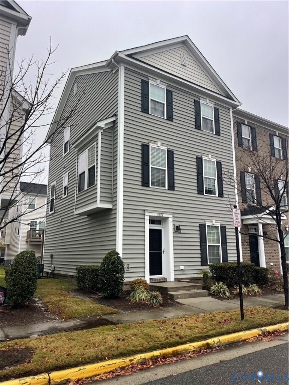 Primary Photo - 5012 Spinel St