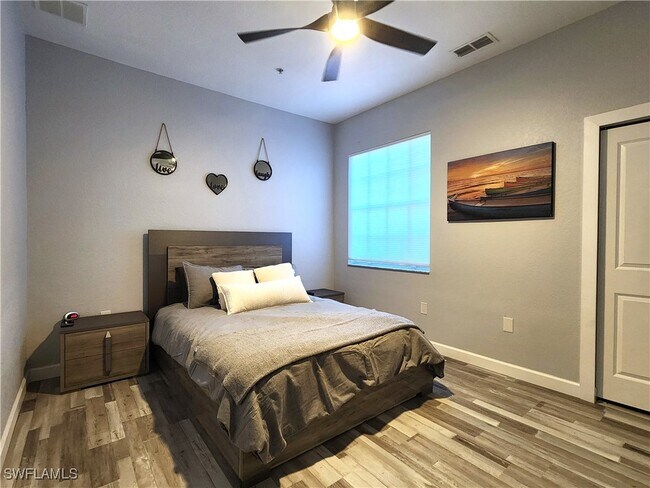 Building Photo - 9270 Belleza Way