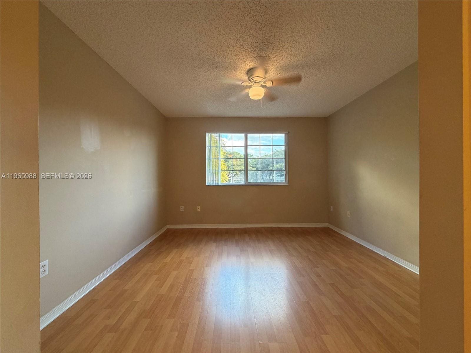 Building Photo - 1600 Crestwood Ct S