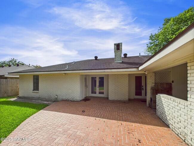 Building Photo - 128 Pigeon Loop