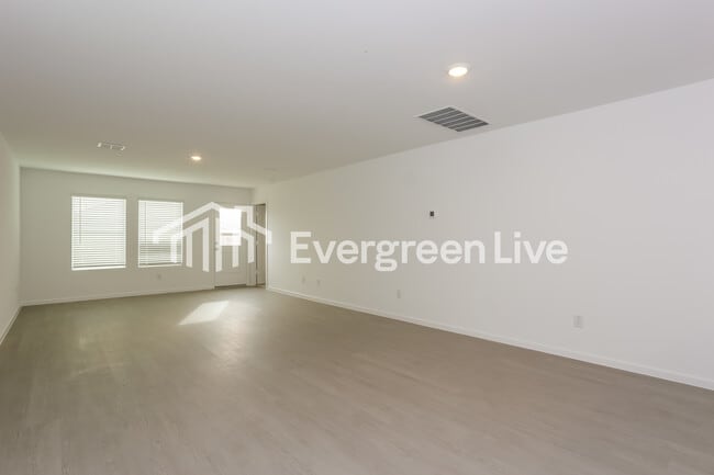 Building Photo - 1008 Calley Pear Trl