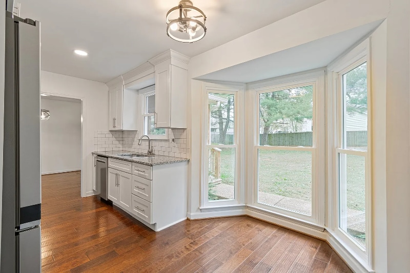 Building Photo - 723 Riverview Dr