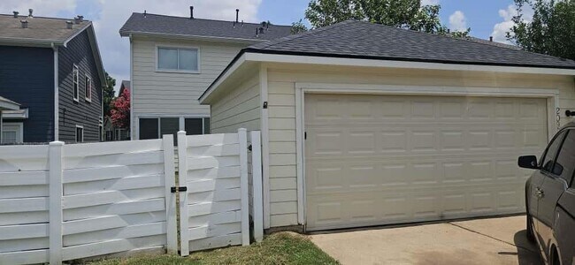 Building Photo - 20922 Young Meadows Way
