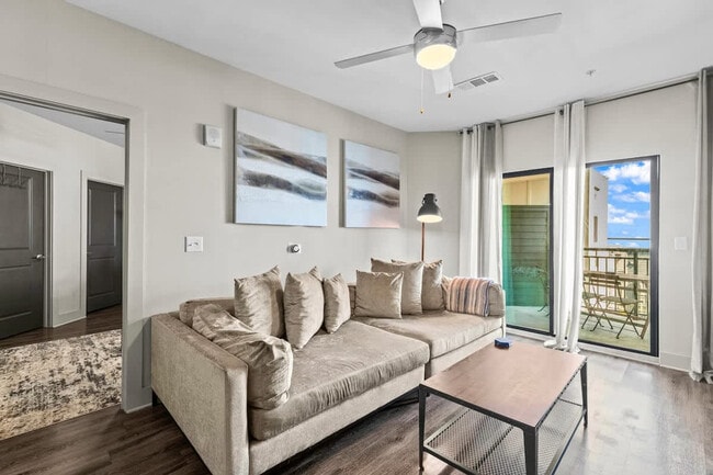 Primary Photo - 455 14th St NW