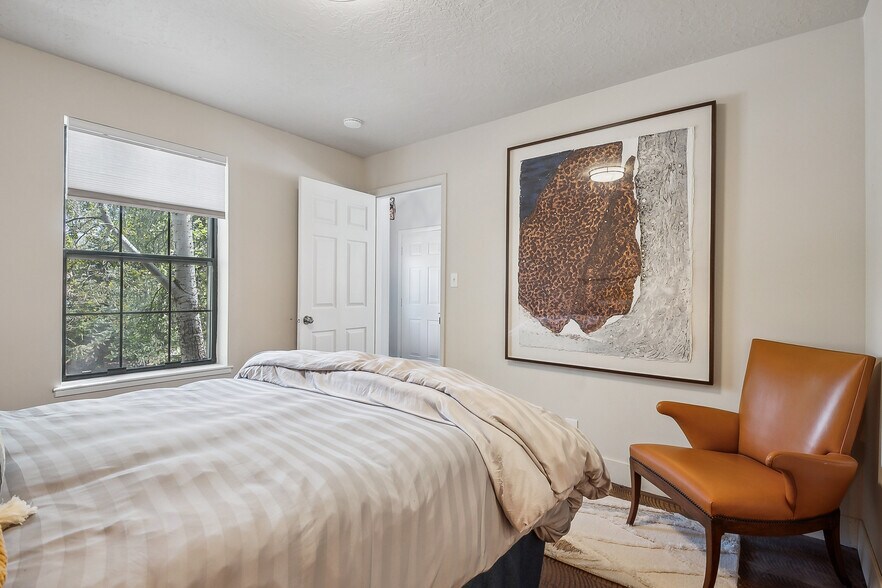 Building Photo - 3061 Fawn Dr