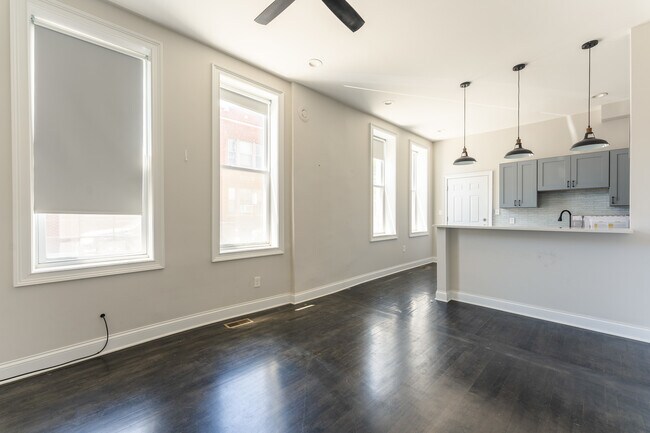Building Photo - 2031 W 23rd St