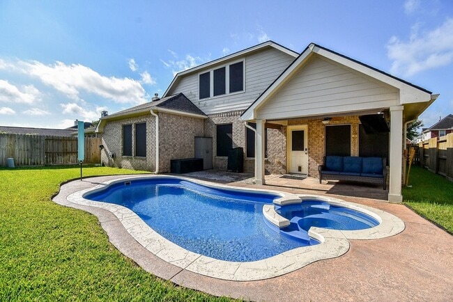 Building Photo - 28026 Rusty Hawthorne Dr