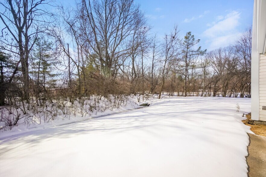 Building Photo - 957 Country Ln