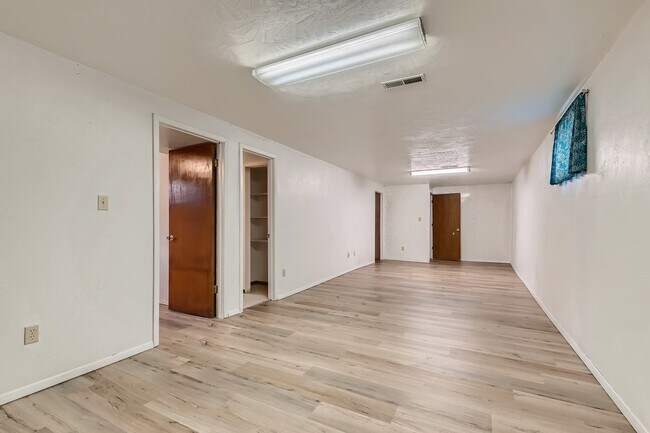Building Photo - 6871 Knox Ct