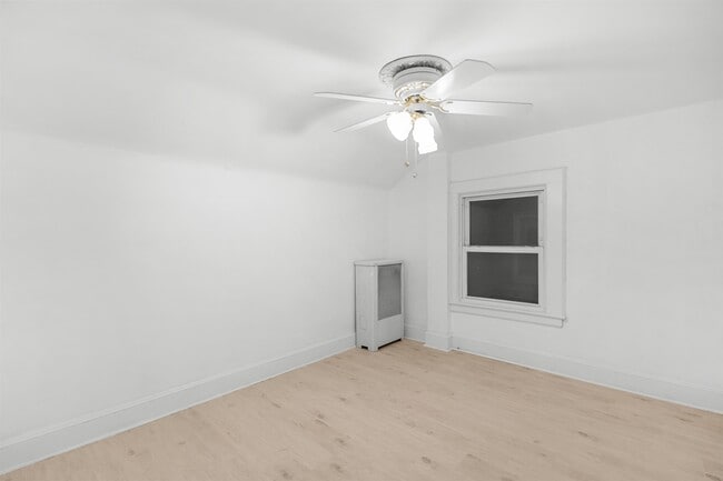 Building Photo - 616 Chestnut St