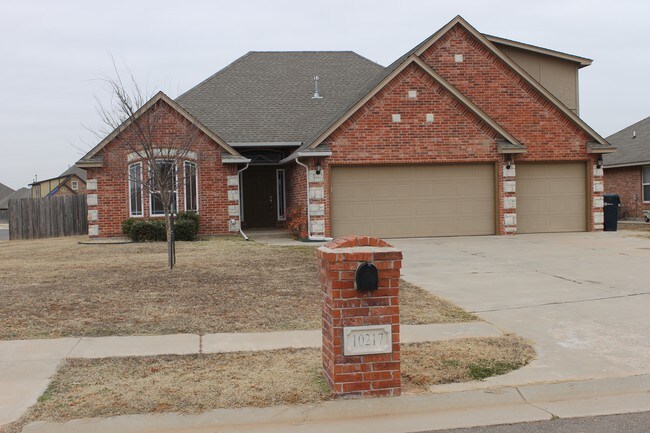 Primary Photo - 10217 SW 28th Cir