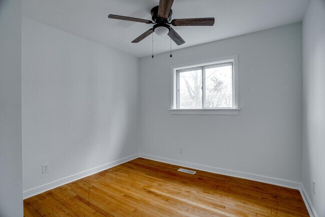 Building Photo - 2403 Flint St