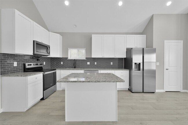 Building Photo - 16732 E Juneau St