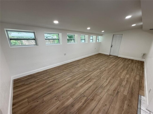 Building Photo - 4394 Pompano Dr SE