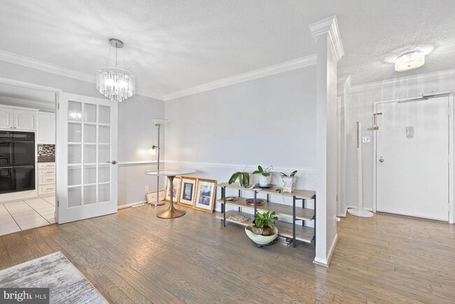 Building Photo - 203 Yoakum Pkwy