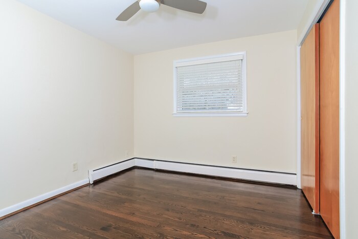 Building Photo - 475 Hermay Dr