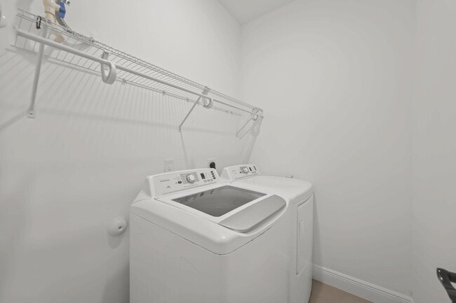 Building Photo - 633 55th St