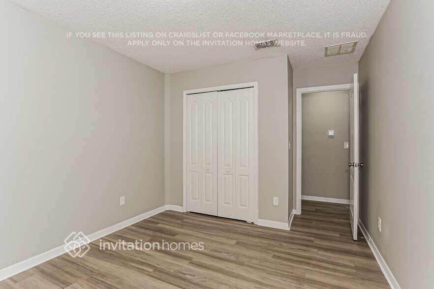 Building Photo - 10351 Lancashire Dr S